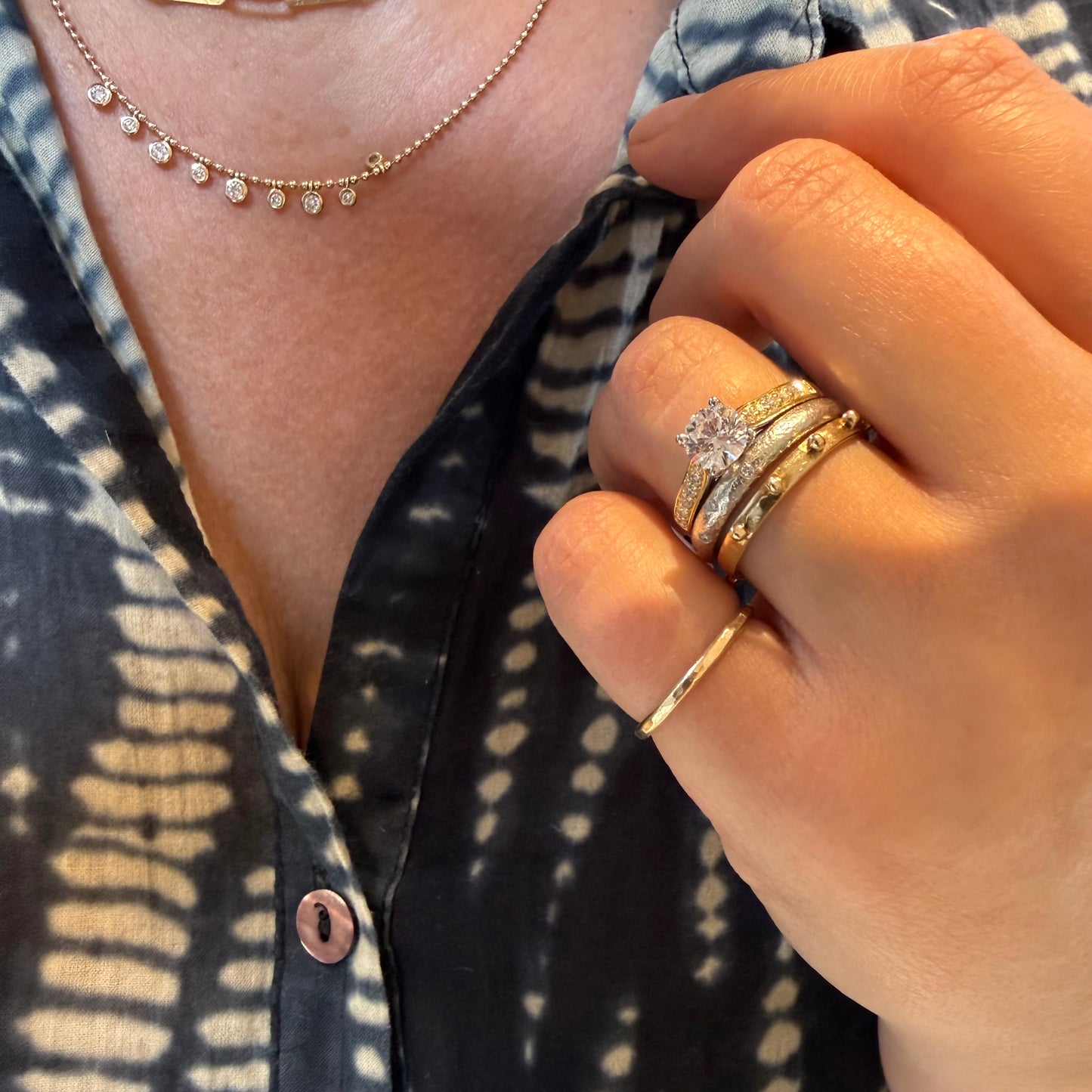 LG Diamond shoulder Ring