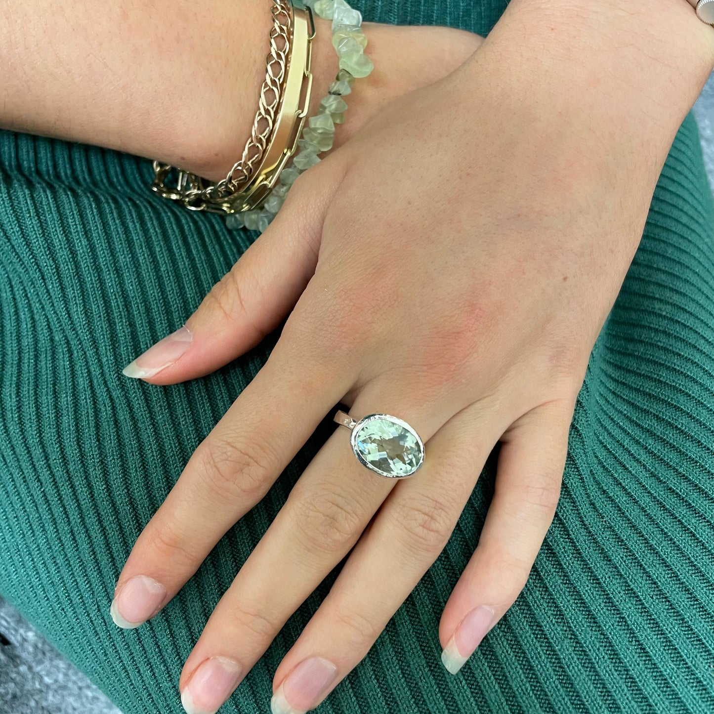 Green Quartz Oval Ring