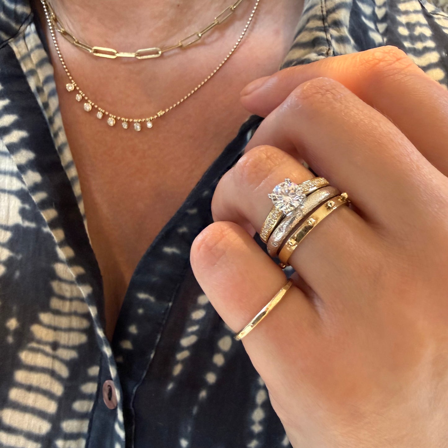LG Diamond shoulder Ring